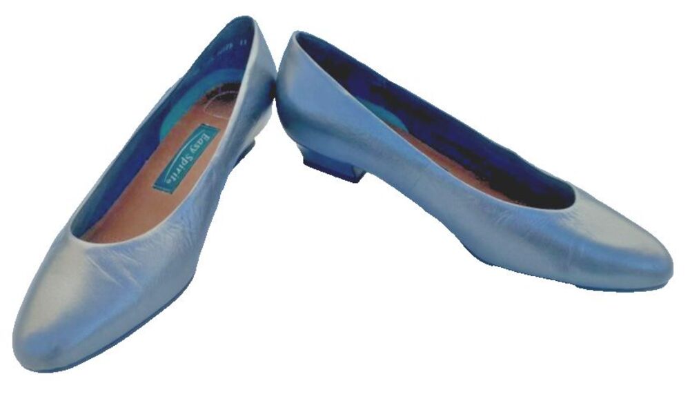 Easy Spirit Womens Silver Gray Leather Pointed Toe Low Block Heel Pumps - Size 9